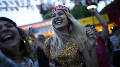 Estambul y Hong Kong: dos victorias para el campo democrático