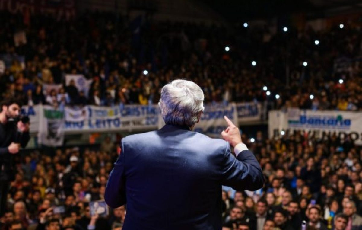 Alberto Fernández criticó las políticas neoliberales de Macri