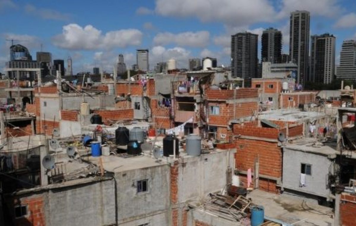 Echar a los pobres, dar a los ricos