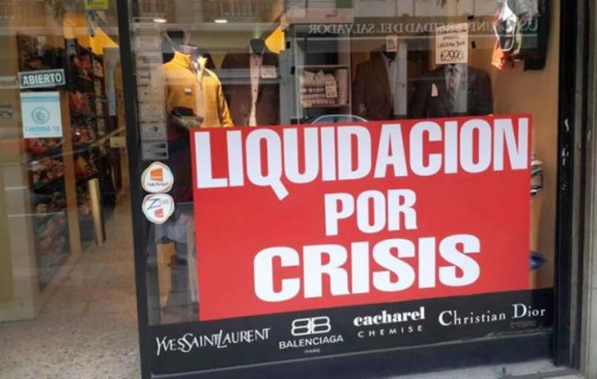 En Comodoro dan de baja al menos a dos comercios por día