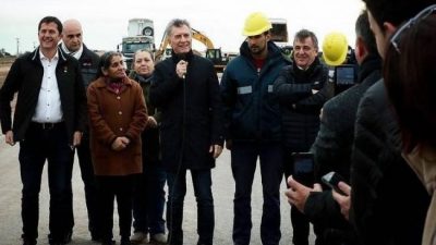 La Justicia le pidió a Macri que deje de usar la obra pública como campaña