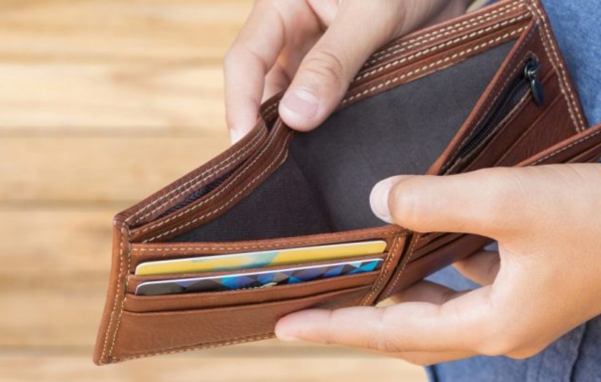 Los salarios perdieron casi 20 puntos contra la inflación en el último año