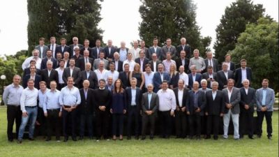 “Boleta doblada”, el truco de los intendentes y candidatos para esconder a Macri