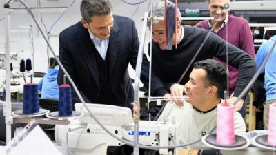 Massa recorrió Hurlingham con Zabaleta: “El modelo de Macri deja afuera a 20 millones de argentinos”
