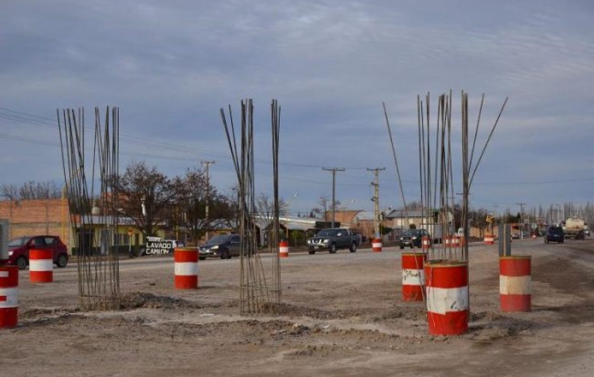Viedma: Se priorizó a los bancos antes que terminar las rutas 22 y 23