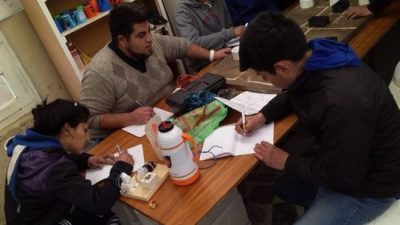 Ante la crisis, dictan talleres de oficios en sectores vulnerables de Río Cuarto