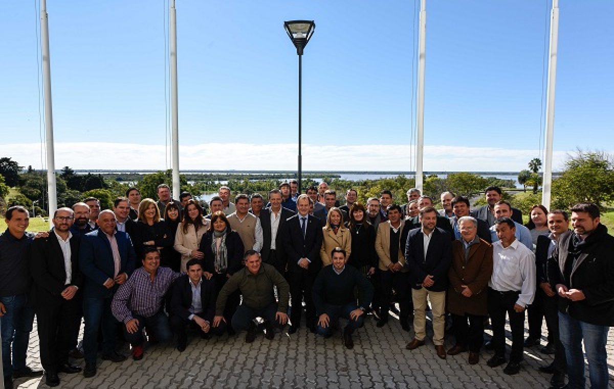 El Gobernador de Entre Ríos convocó a intendentes electos y puso a disposición las herramientas de la provincia 