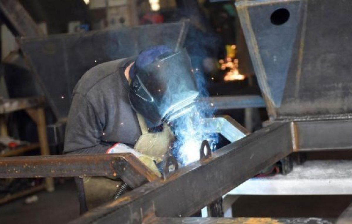 La mitad del sector metalúrgico está parada