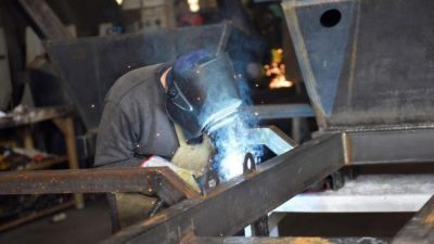 La mitad del sector metalúrgico está parada