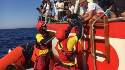 El drama de los migrantes: cómo es un día de rescate en el Mediterráneo