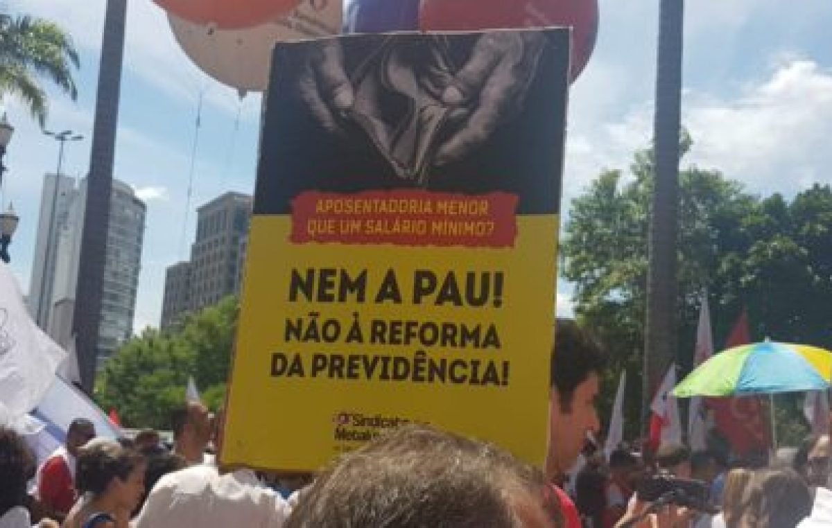 Bolsonaro logró una primera victoria en el Congreso para cambiar las jubilaciones