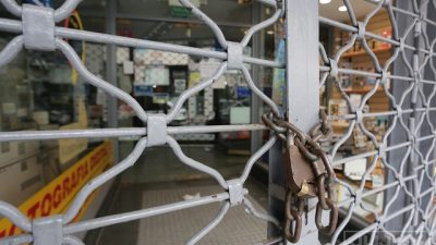 Radiografía del derrumbe económico: En Argentina se pierden 43 empresas por día