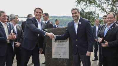 Tambalea el presidente de Paraguay por un acuerdo secreto con Brasil