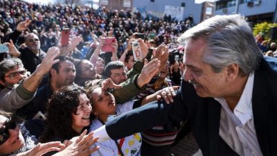 A Macri no le alcanza un carajo