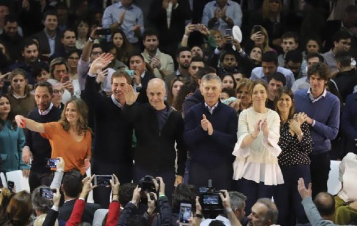 Dividir y fabricar enemigos