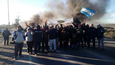 Rawson: municipales se manifestaron frente a Legislatura