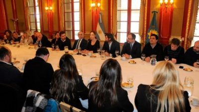 Misterio, reproches y mucha autocrítica en torno a la campaña de Vidal para octubre