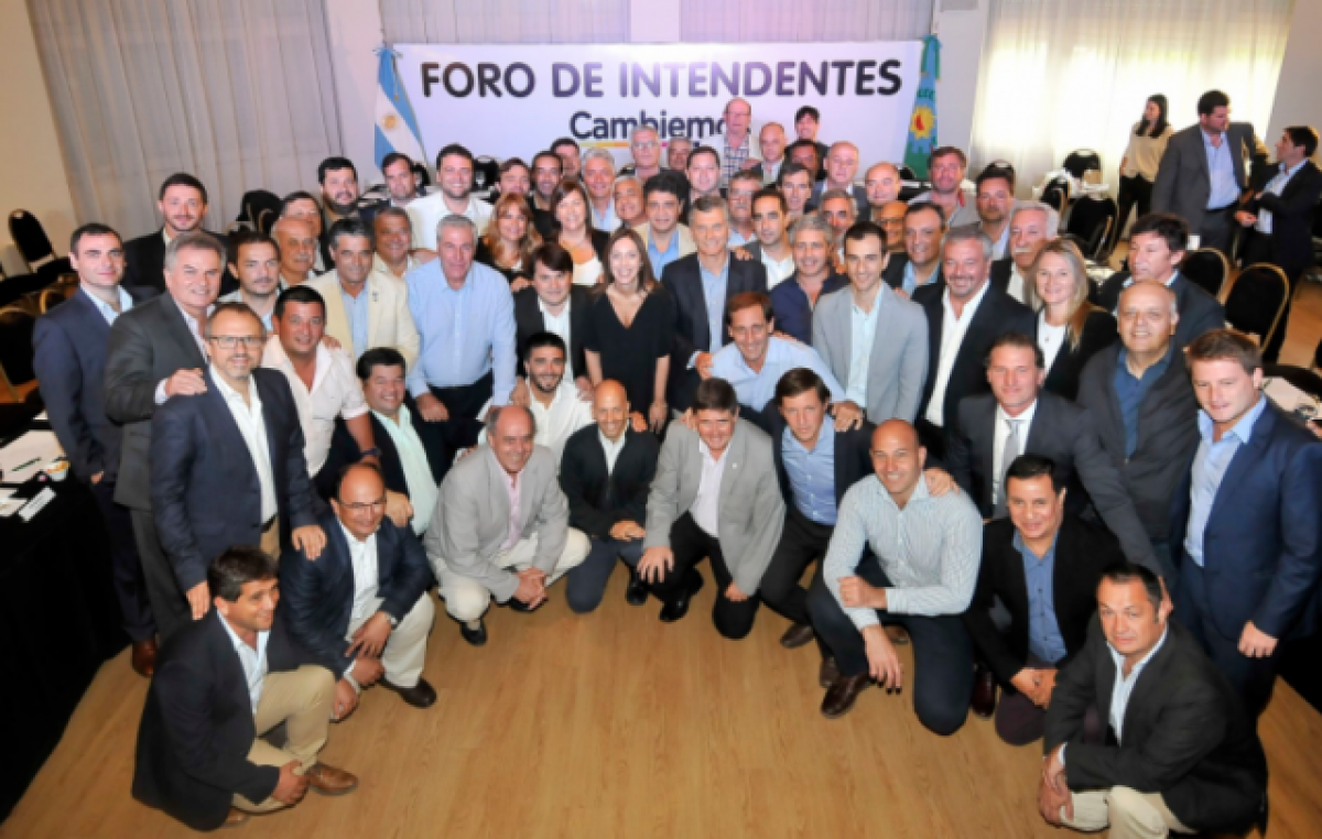 Los intendentes de Cambiemos dejan en offside a Vidal y salen a anunciar medidas económicas