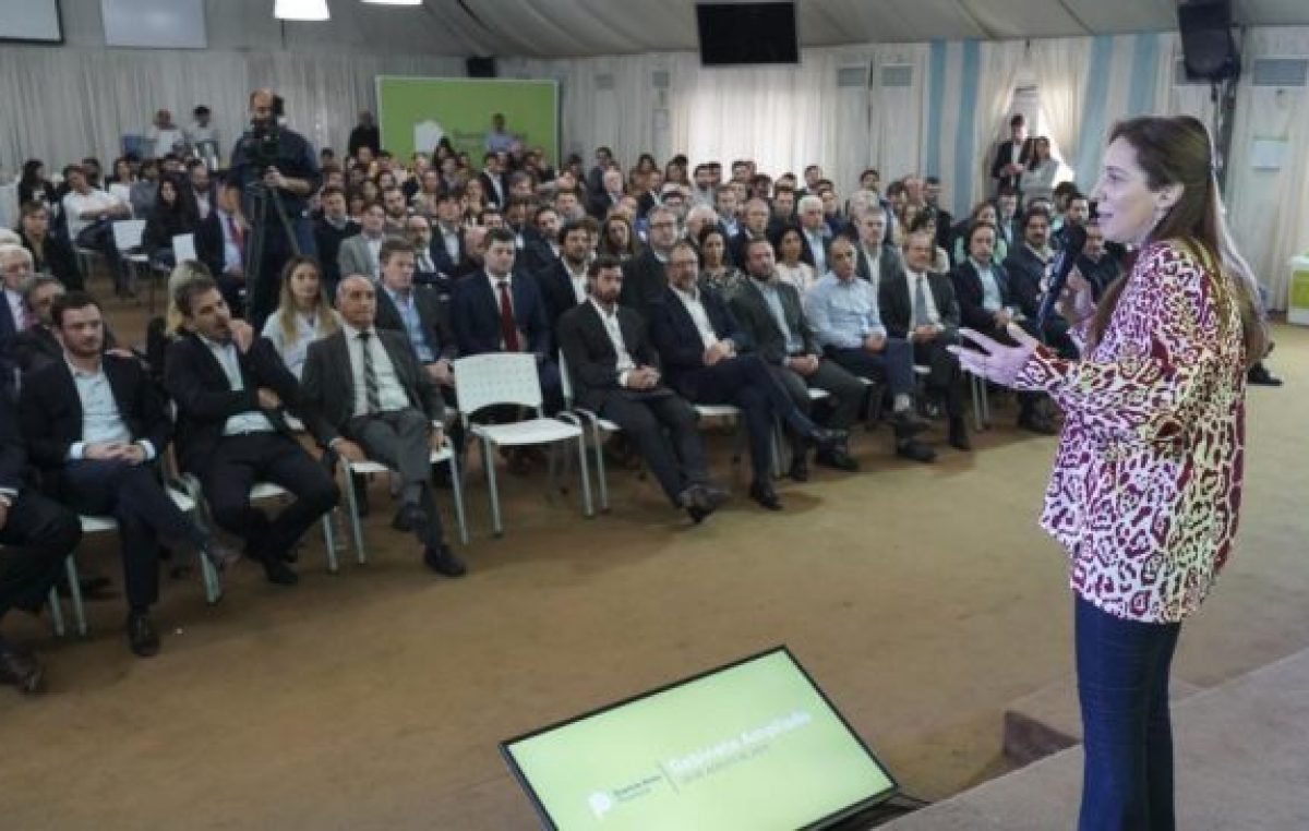 Vidal reclama y busca diferenciarse de Macri