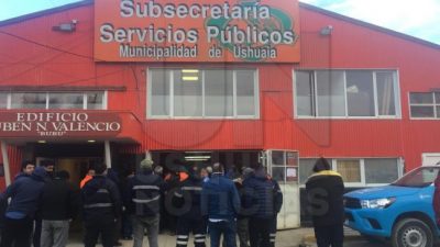 Trabajadores municipales de Ushuaia continúan con asambleas para pedir una recomposición salarial