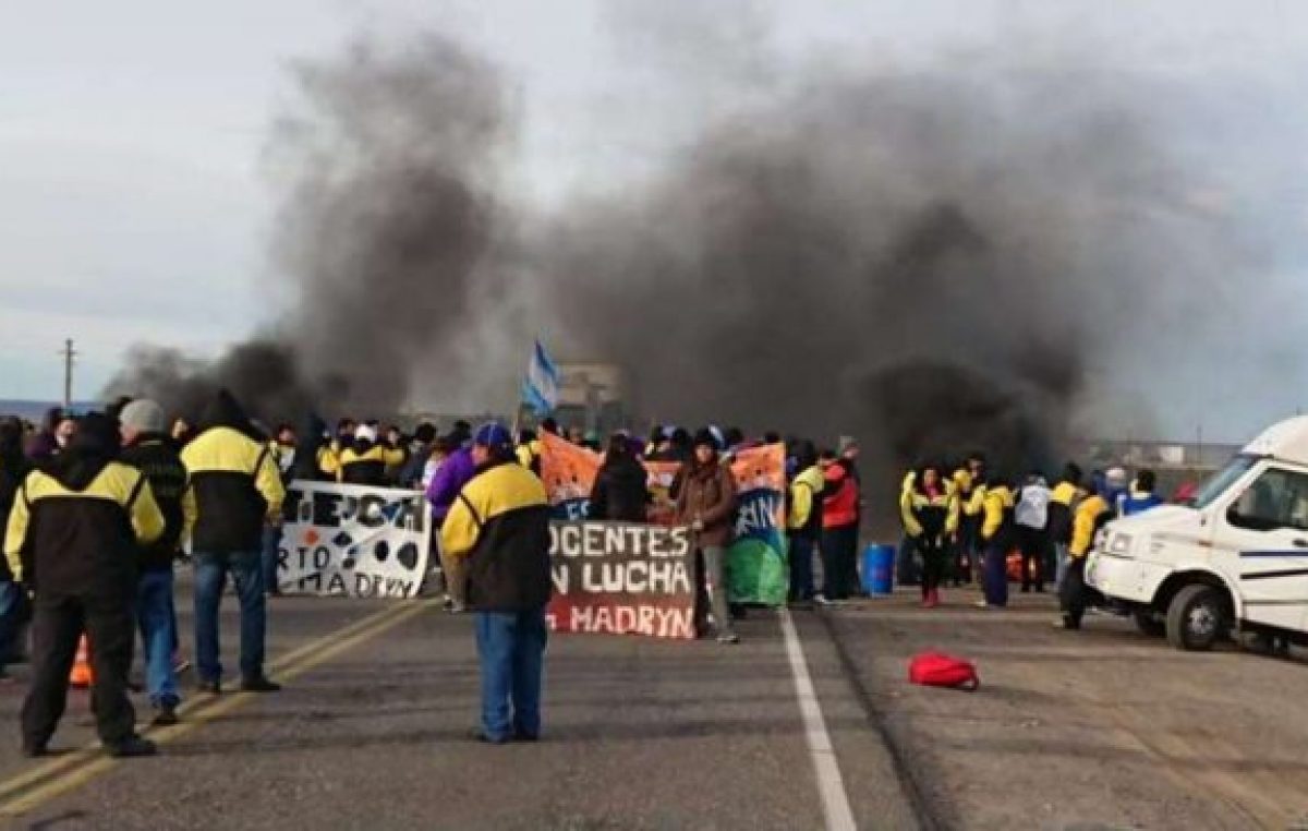 Chubut desde hace meses que no tiene plata para pagar sueldos
