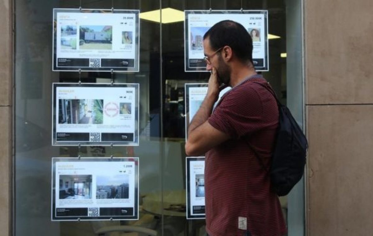 Menos de la mitad de los porteños puede alquilar y no ser pobre
