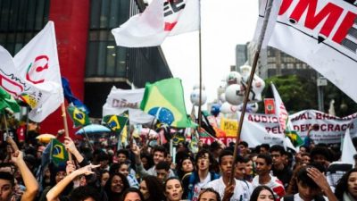 Protestan en todo Brasil contra los recortes de Bolsonaro a la educación