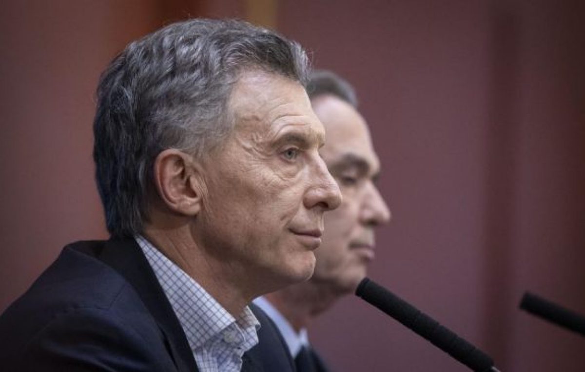 Miles de intelectuales le reclaman a Macri que «respete la democracia»