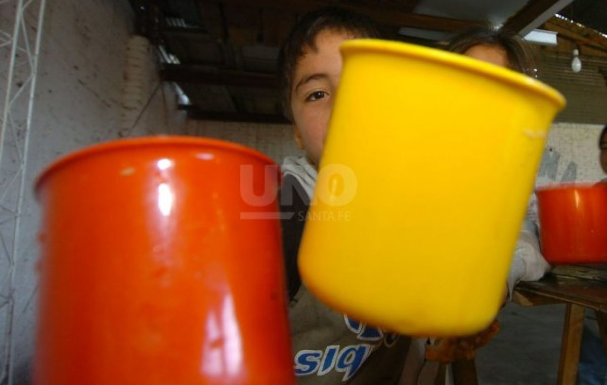 Preocupación en varios comedores solidarios de Santa Fe: no les alcanza para la leche