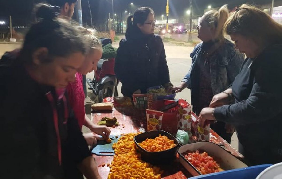 Viandas solidarias en Santa Fe: pasaron de entregar 300 a 700 raciones en dos meses