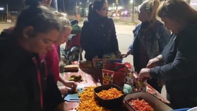 Viandas solidarias en Santa Fe: pasaron de entregar 300 a 700 raciones en dos meses