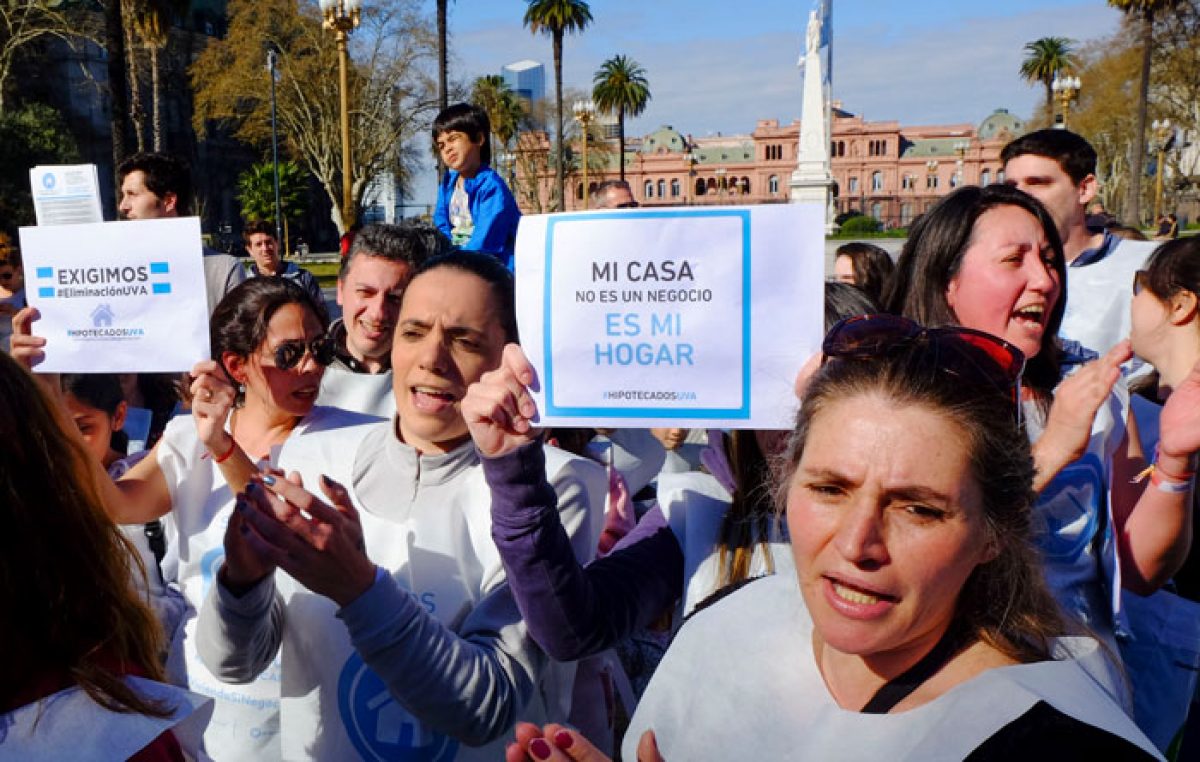 Titulares de Créditos UVA protestaron en Plaza de Mayo