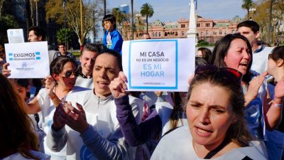 Titulares de Créditos UVA protestaron en Plaza de Mayo