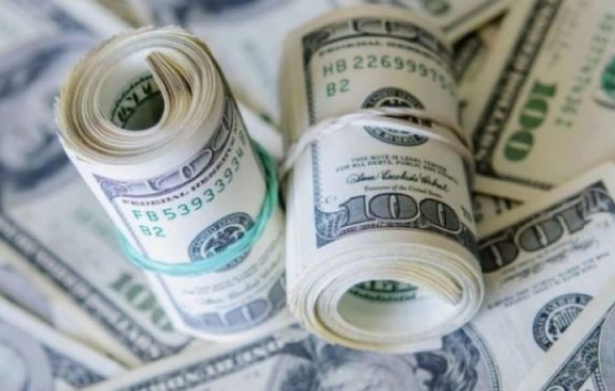 La corrida interminable: se fugaron 10 mil millones de dólares en apenas un mes