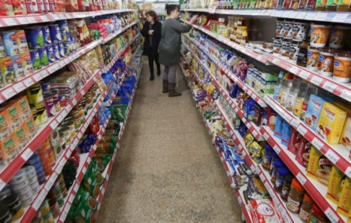 Pérdida del poder adquisitivo: $1 de cada $3 del salario mínimo se destina a la canasta básica por persona