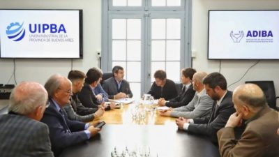 Kicillof quiere que los industriales participen de la formulación de un plan productivo para el sector