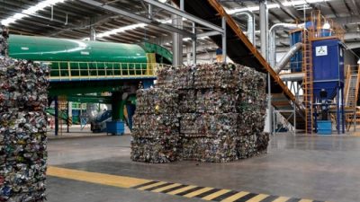 La letra chica: por qué ambientalistas señalan que el decreto de Macri permitiría la importación de basura