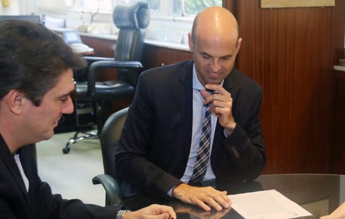 Dos funcionarios clave de Macri, complicados por un fraude de 30 mil millones contra el Estado