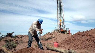 Suspenden a mil operarios en Vaca Muerta y temen despidos