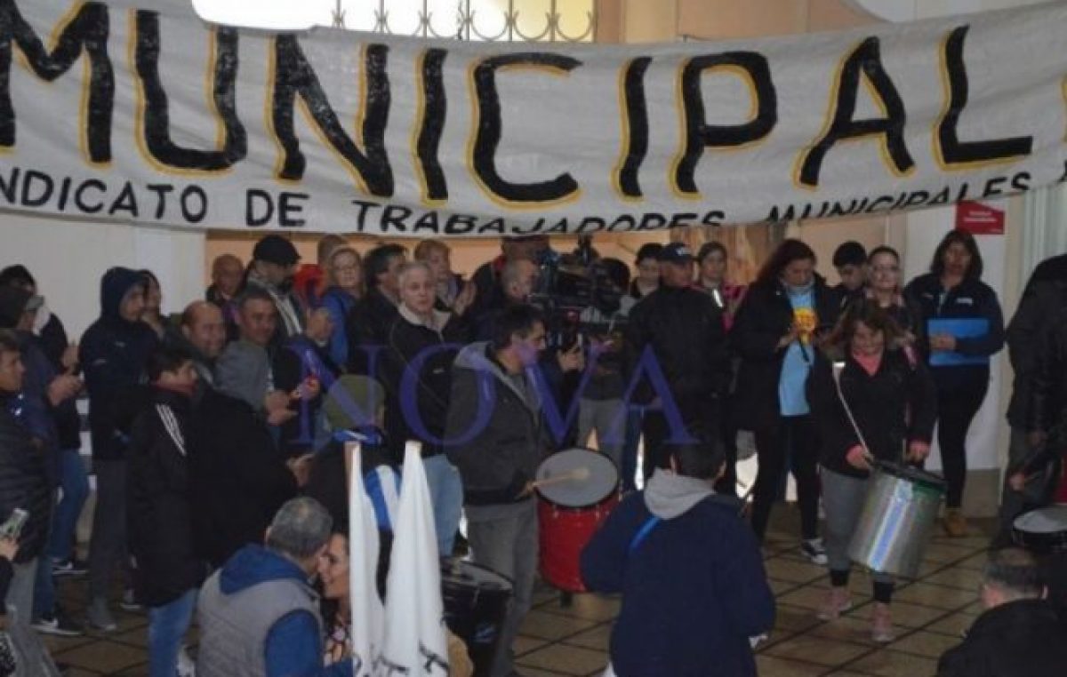 Paro total de actividades en la Municipalidad de Necochea en reclamo de sueldos y horas extras