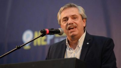 Alberto Fernández debate, pero le preocupa la economía