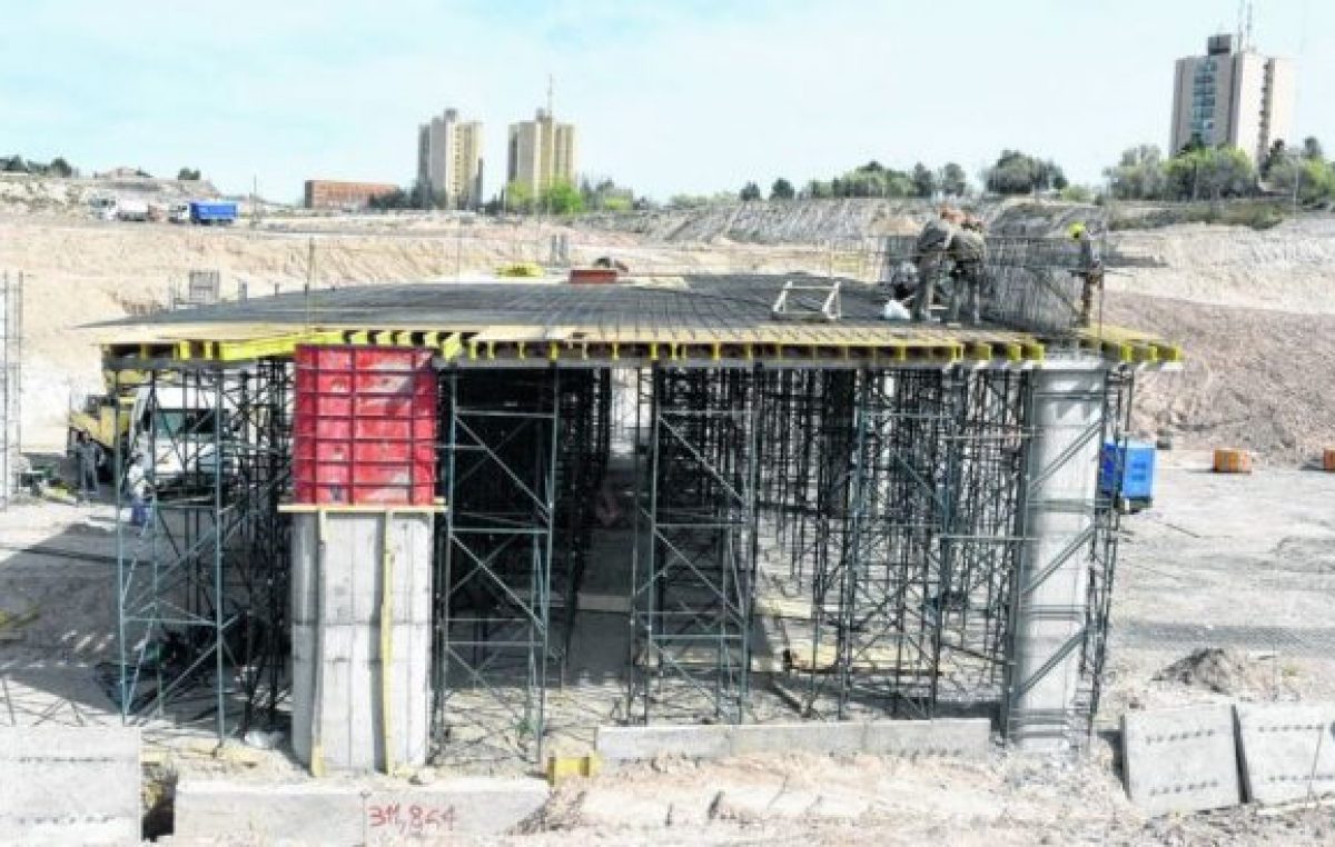 Quiroga busca inaugurar obras millonarias de Neuquén antes de irse