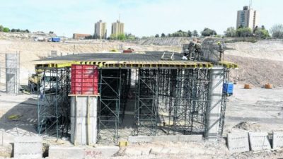 Quiroga busca inaugurar obras millonarias de Neuquén antes de irse