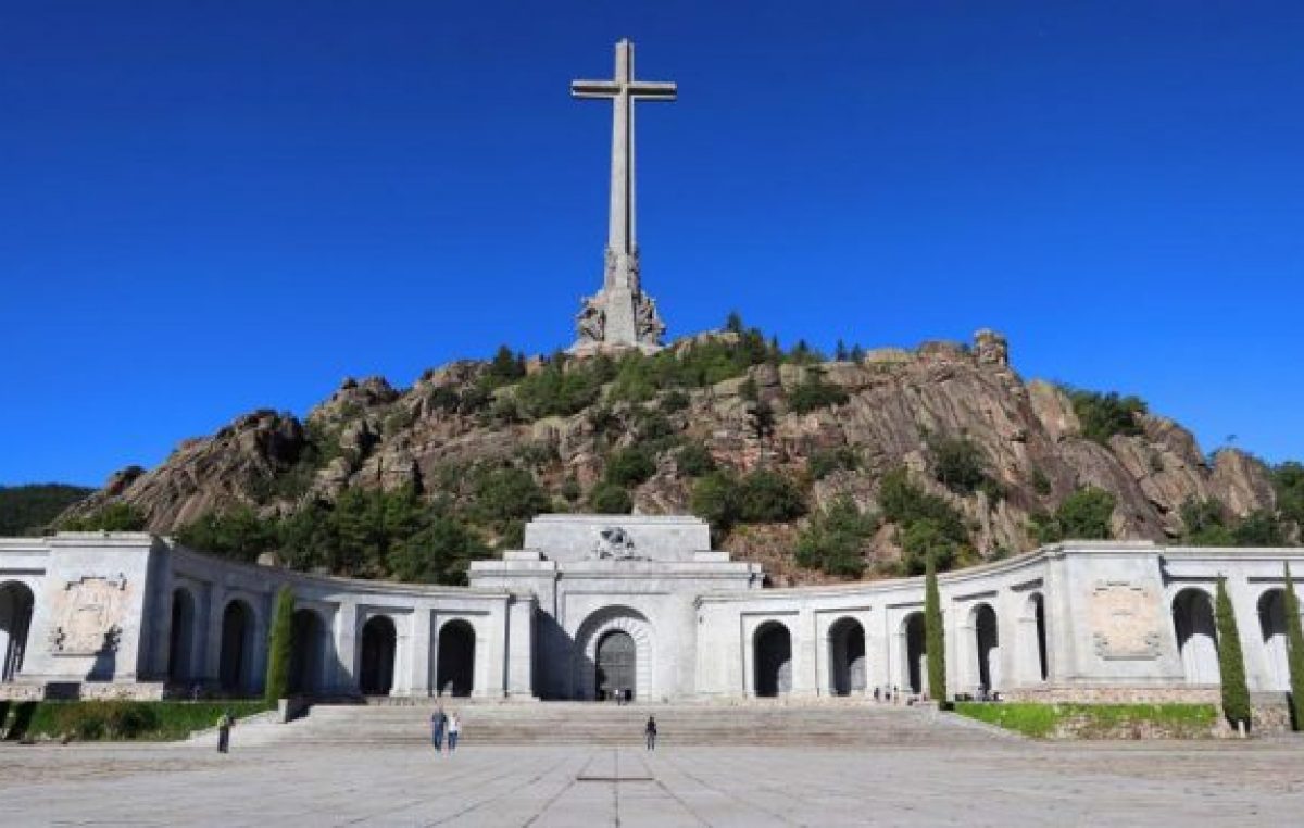 Luz verde en España para exhumar a Franco