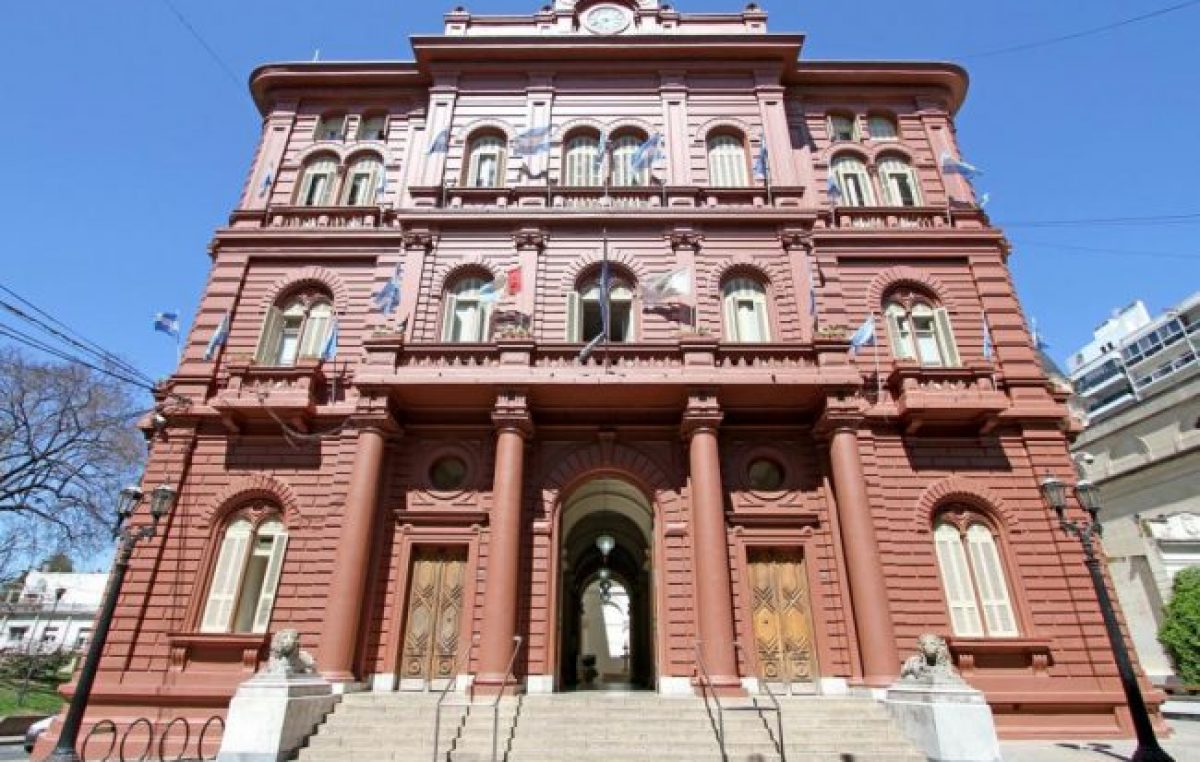 El municipio de Rosario posterga la obra pública y reorienta sus fondos a la emergencia social 