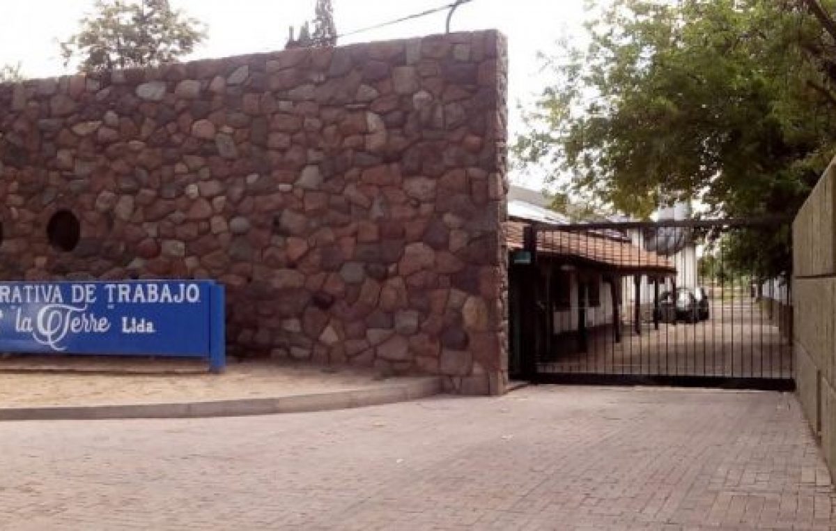 Se agrava el conflicto por la cooperativa La Terre que emplea a más de 50 personas en Guaymallen