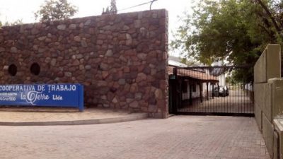 Se agrava el conflicto por la cooperativa La Terre que emplea a más de 50 personas en Guaymallen
