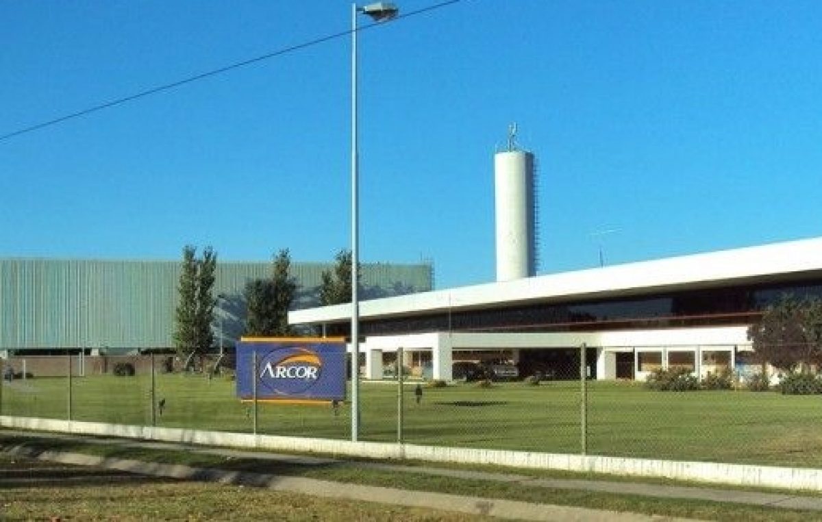 Arcor siente el golpe por la crisis 