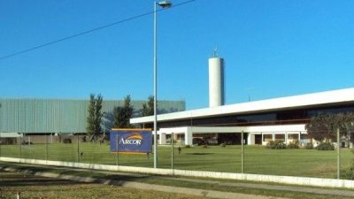 Arcor siente el golpe por la crisis 