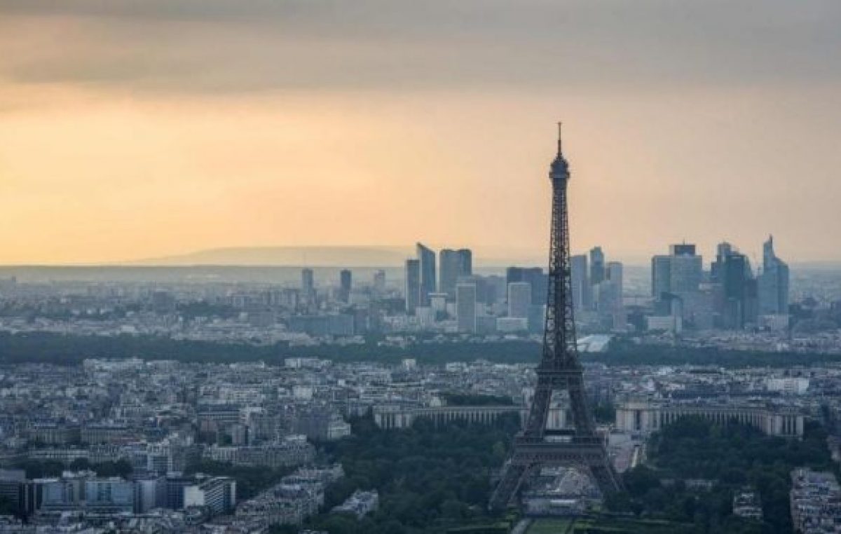 Cinco ciudades francesas prohibieron el uso de agrotóxicos